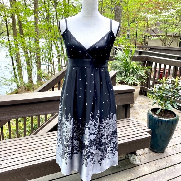 🌺TED BAKER 100% Silk Dress Size 6 🌺This Ted Baker Silk Dress is GORGEOUS ! 🌺 - Picture 1 of 14